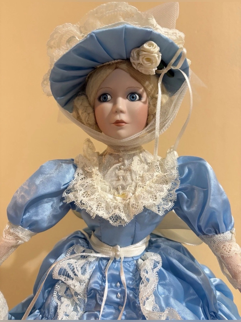 PARADE OF AMERICAN FASHION "THE CHARM OF THE SOUTHERN BELLE" DOLL